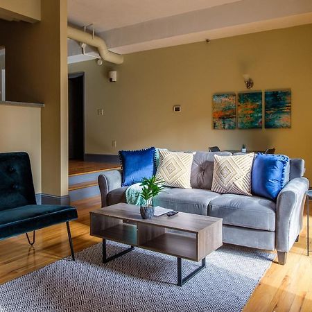 Апартаменты Frontdesk 2015 East 4Th Street Apts Downtown Кливленд Экстерьер фото