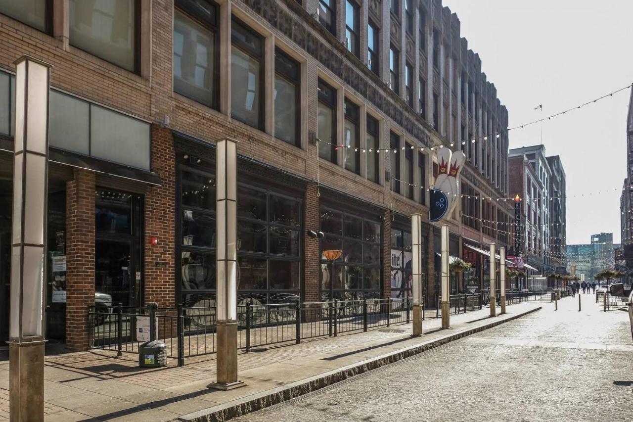 Апартаменты Frontdesk 2015 East 4Th Street Apts Downtown Кливленд Экстерьер фото